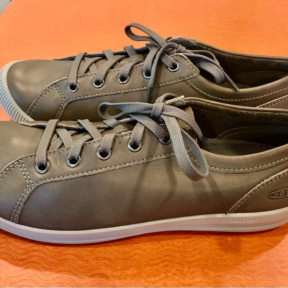 Keen Women's Gray Lace-Up Sneakers - Picture 5 of 9